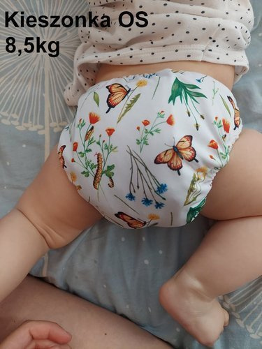 Scutece de buzunar în iarbă