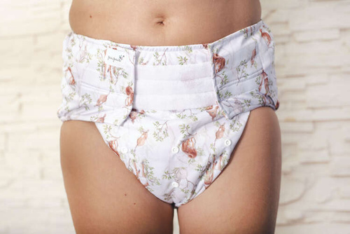 Wiederverwendbare Stoffwindel für Erwachsene mit Saugeinlage – TAG IM WALD