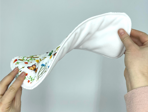 Reusable Hygienic Absorbent Insert for Women- In the grass